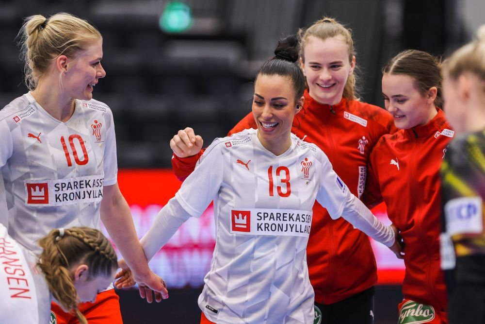 E frumoasă foc, e medaliată la Mondiale cu Danemarca și va juca în Liga Florilor din viitorul sezon!_11
