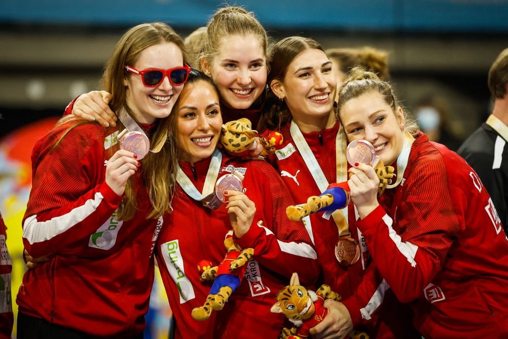 E frumoasă foc, e medaliată la Mondiale cu Danemarca și va juca în Liga Florilor din viitorul sezon!_14