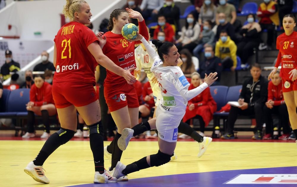 E frumoasă foc, e medaliată la Mondiale cu Danemarca și va juca în Liga Florilor din viitorul sezon!_15