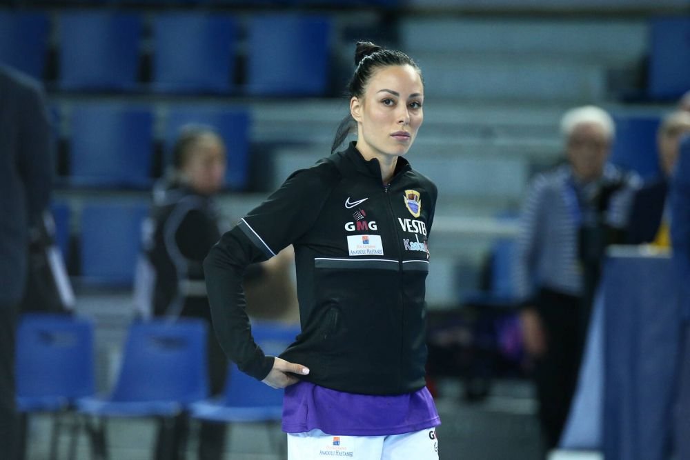 E frumoasă foc, e medaliată la Mondiale cu Danemarca și va juca în Liga Florilor din viitorul sezon!_16