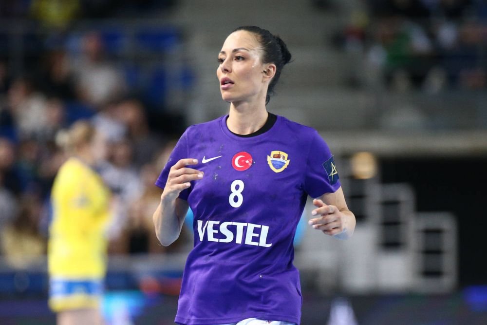 E frumoasă foc, e medaliată la Mondiale cu Danemarca și va juca în Liga Florilor din viitorul sezon!_17