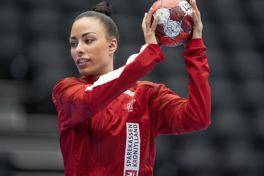 E frumoasă foc, e medaliată la Mondiale cu Danemarca și va juca în Liga Florilor din viitorul sezon!_18