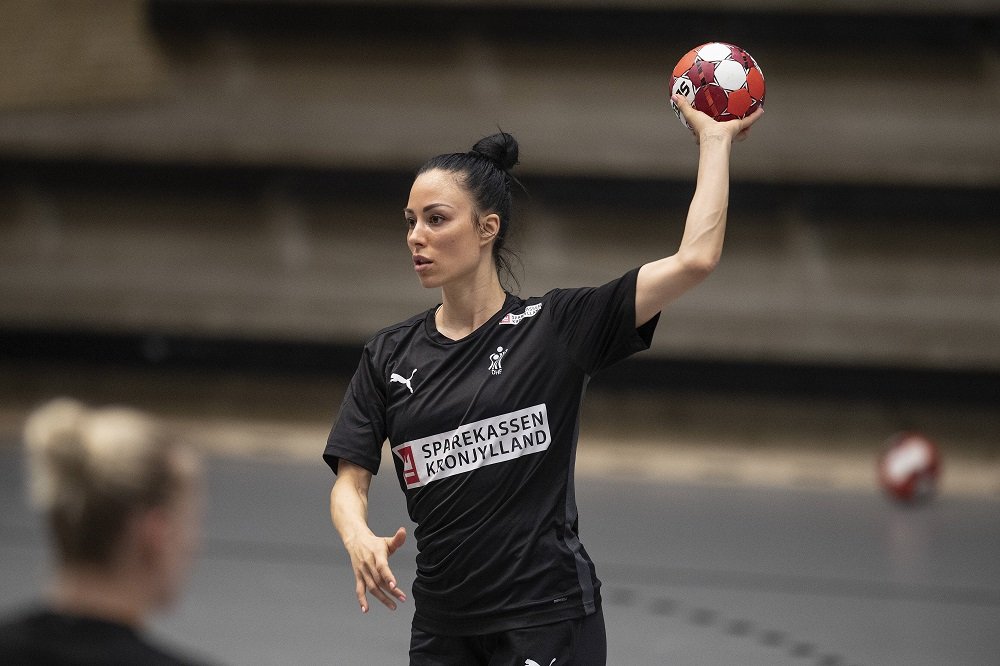 E frumoasă foc, e medaliată la Mondiale cu Danemarca și va juca în Liga Florilor din viitorul sezon!_19