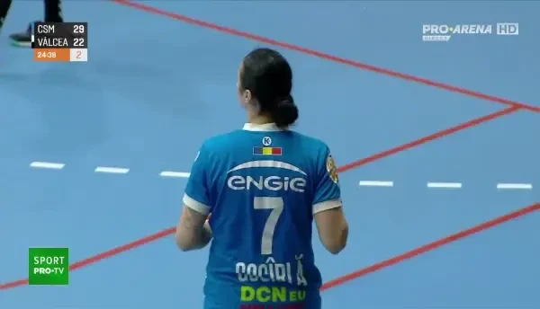 CSM București răm&acirc;ne ne&icirc;nfr&acirc;ntă &icirc;n Liga Florilor (32-24 vs. R&acirc;mnicu V&acirc;lcea, Pro Arena VOYO)