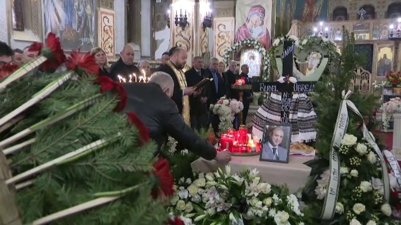 „Acum un an se antrena mai tare decât sportivii!” Imagini emoționante de la priveghiul lui Rudel Obreja_11