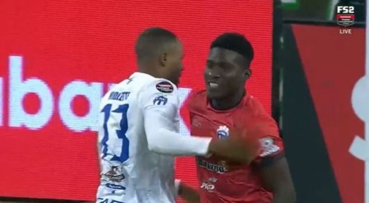 Au bătut cu 3-0 în Champions League, dar la retur doar 10 jucători au primit viză! Ce s-a întâmplat pe teren e „desprins din cărți”_3