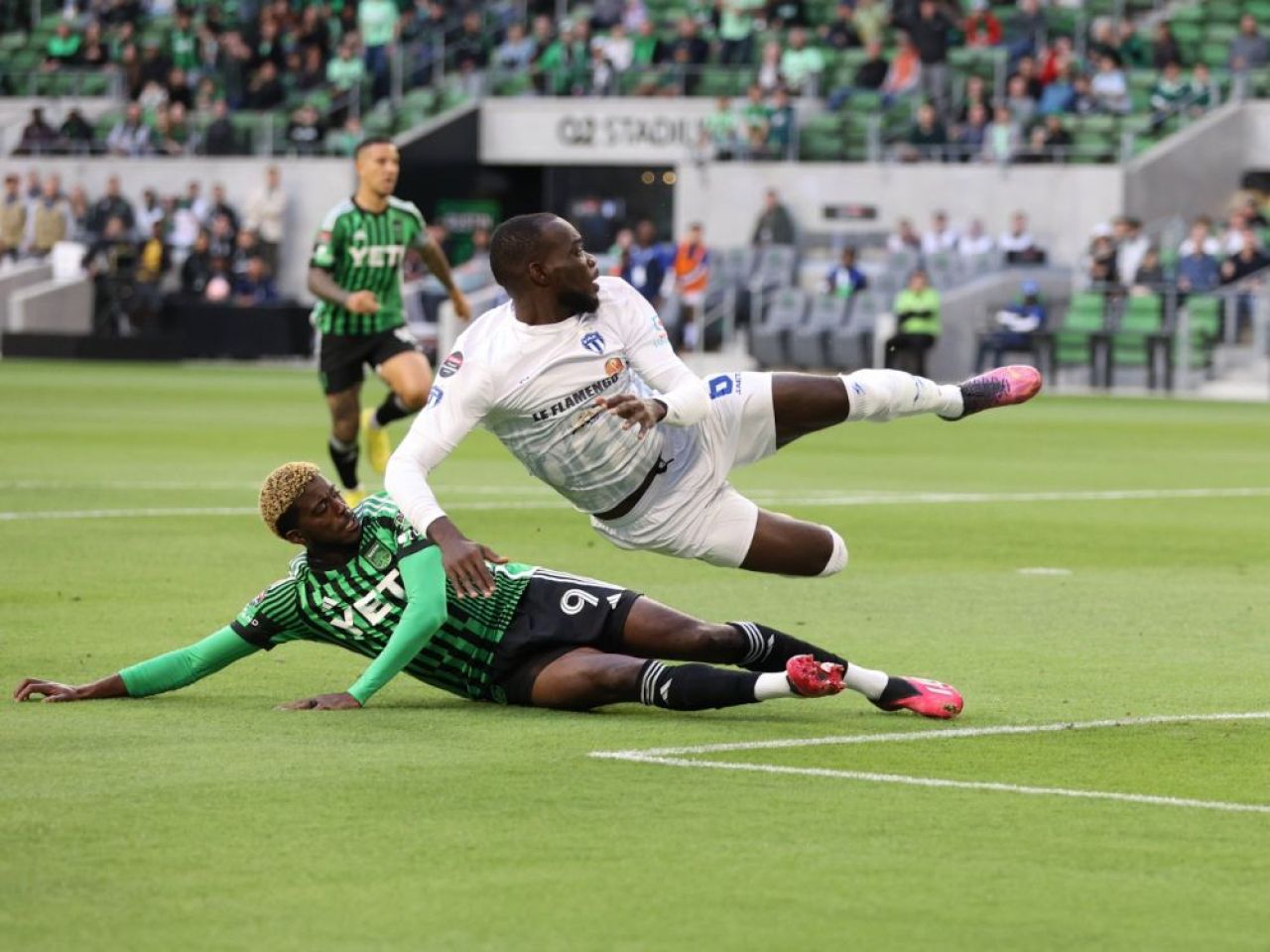 Au bătut cu 3-0 în Champions League, dar la retur doar 10 jucători au primit viză! Ce s-a întâmplat pe teren e „desprins din cărți”_5