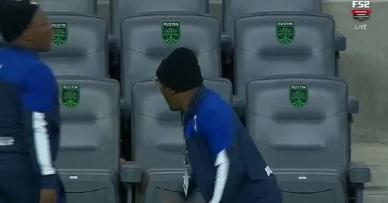 Au bătut cu 3-0 în Champions League, dar la retur doar 10 jucători au primit viză! Ce s-a întâmplat pe teren e „desprins din cărți”_6