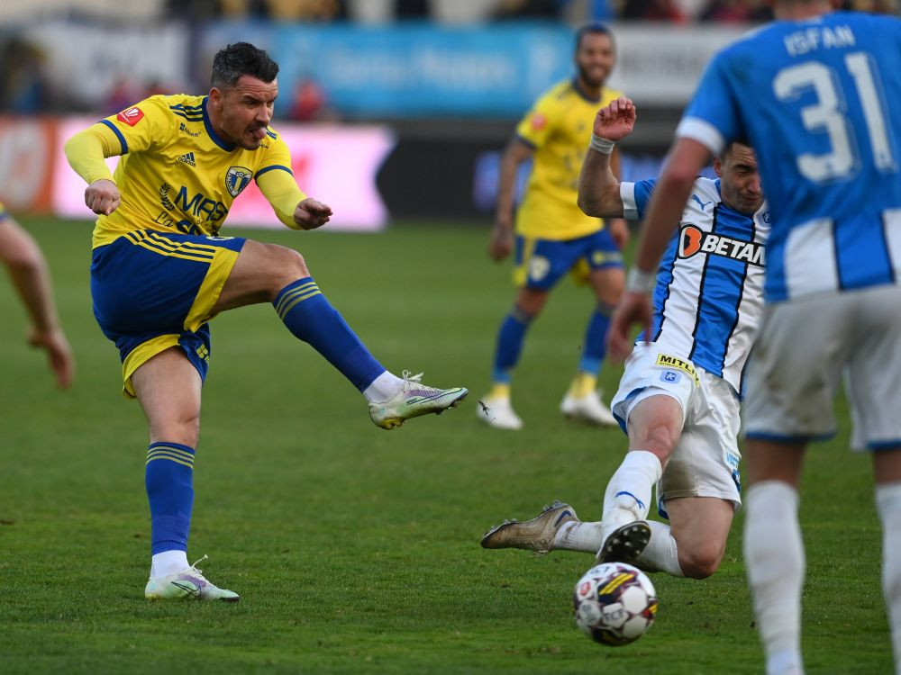 Și la 100 kg joacă &icirc;n Liga 1 . Greutatea lui Constantin Budescu, analizată de Denis Alibec