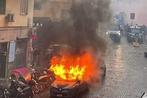 S-a lăsat cu arestări după incidentele violente de la Napoli! Anunțul făcut de poliția italiană _19