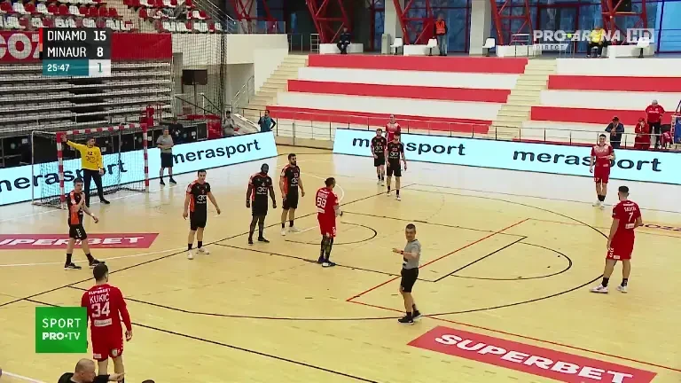 Dinamo - Minaur Baia Mare | Finalul primei reprize