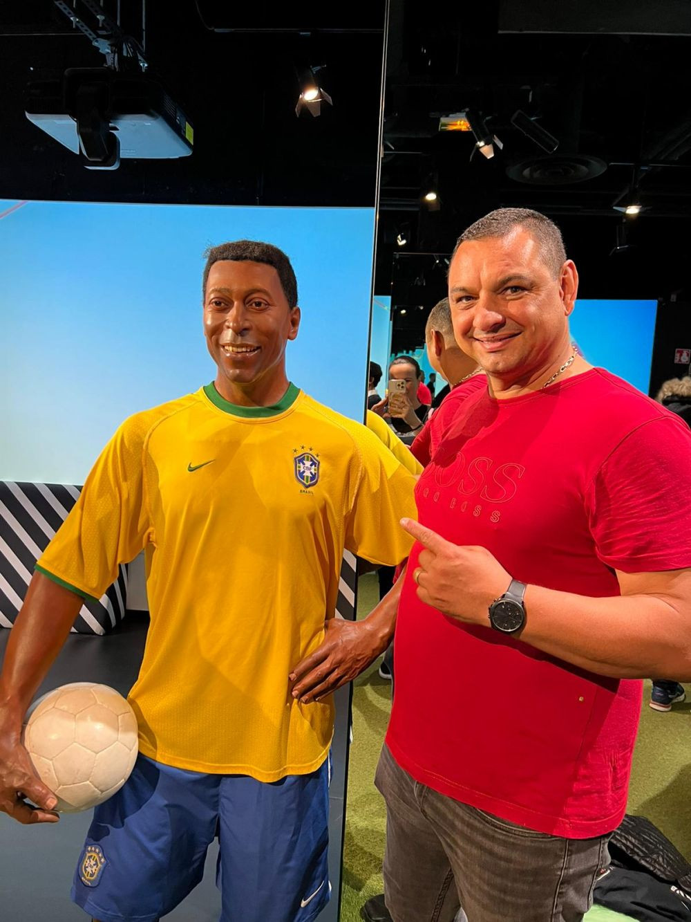 Ionel Ganea, prezent &icirc;n tribune la Sepsi - FCU Craiova. L&acirc;ngă cine a stat fostul internațional