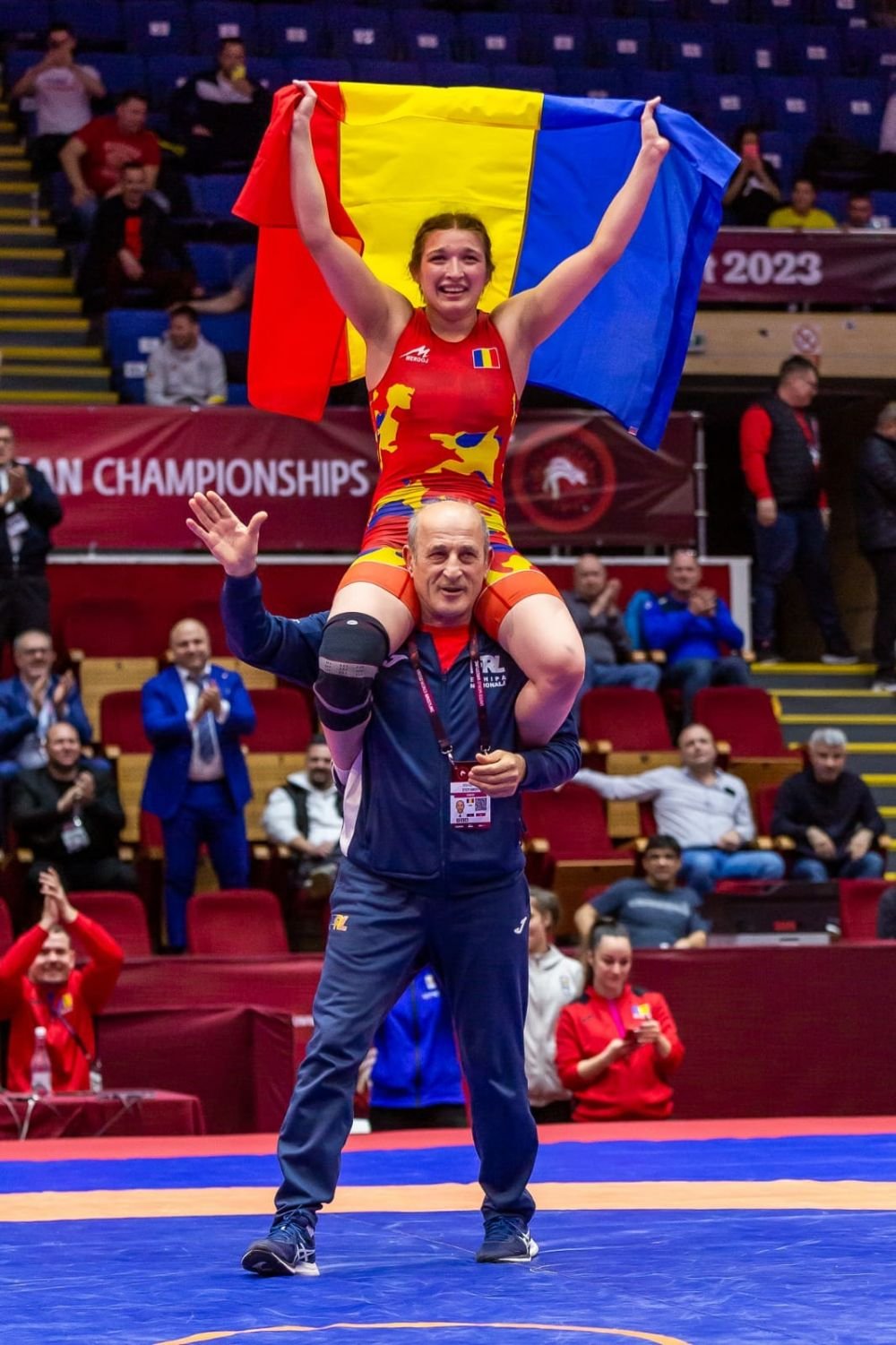Regina Amina. Noua senzație din lupte, aur la Europeanul U23 de la București. Federația lui Răzvan Pîrcălabu, medalii pe bandă rulantă_2