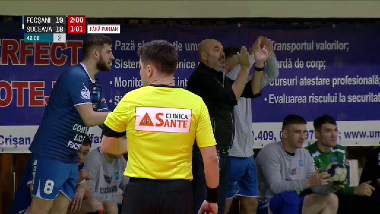Scene halucinante! Managerul, surprins cum încuraja fanii de la meciul CSM Focșani - Suceava să strige: „Hoții, hoții!” _5
