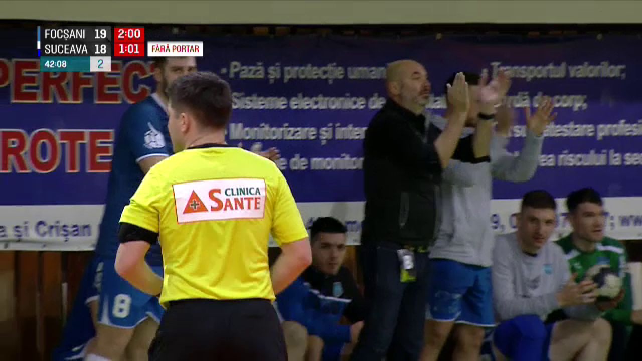 Scene halucinante! Managerul, surprins cum încuraja fanii de la meciul CSM Focșani - Suceava să strige: „Hoții, hoții!” _6