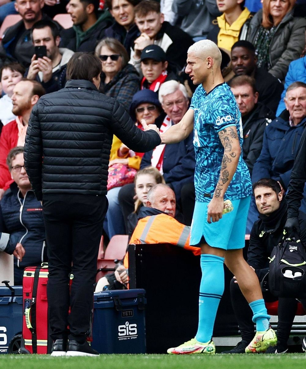 Accidentare cumplită pentru Richarlison! Fotbalistul lui Spurs a ieșit plângând de pe teren_12