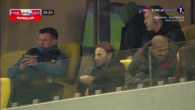 Surpriză! Cine a fost surprins în lojă, lângă Mihai Stoica și Pintilii, la FCSB - Universitatea Craiova_4