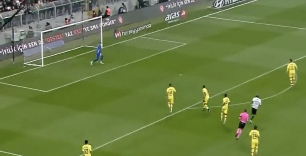 „Magnific!” Omul care a plecat de la Al-Nassr din cauza lui Ronaldo face show în Europa_3