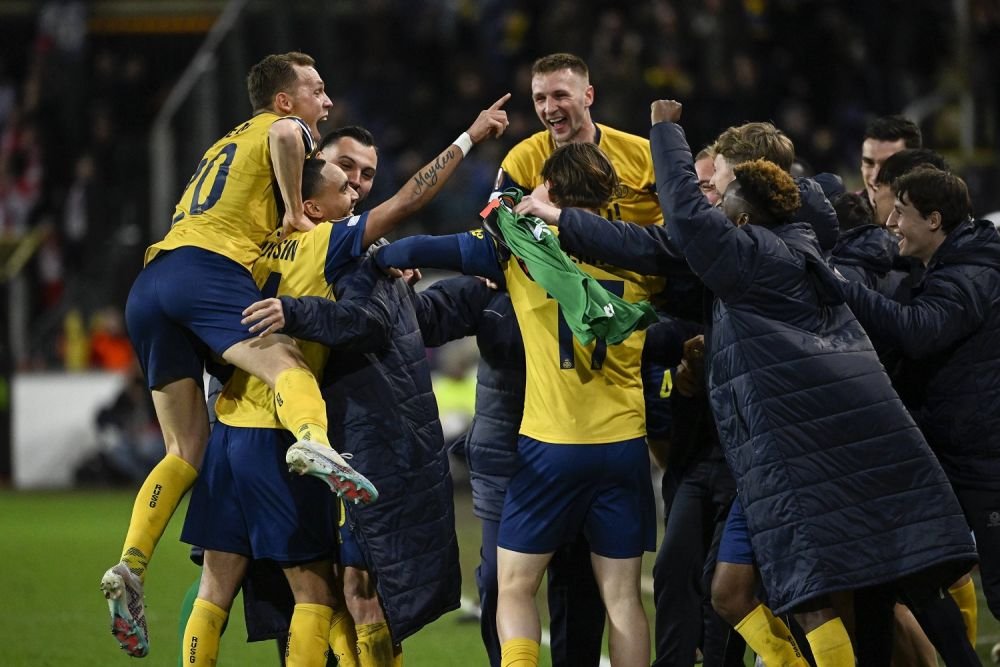 Magia fotbalului. Au stat 48 de ani în Liga 2, acum luptă în sferturile Europa League. Patronul a devenit miliardar din poker_5
