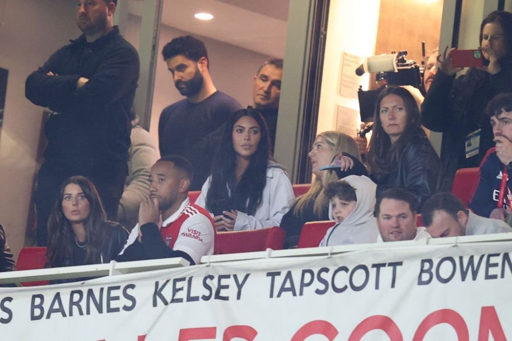 Kim Kardashian, sunată de Bukayo Saka după ce Arsenal a fost eliminată din Europa League! Ce i-a spus jucătorul _13
