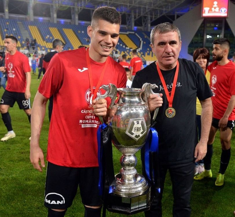 Gică Hagi a vorbit de planurile lui Ianis după retragere: &bdquo;Am &icirc;nțeles că-i place! Asta e bine!&rdquo;