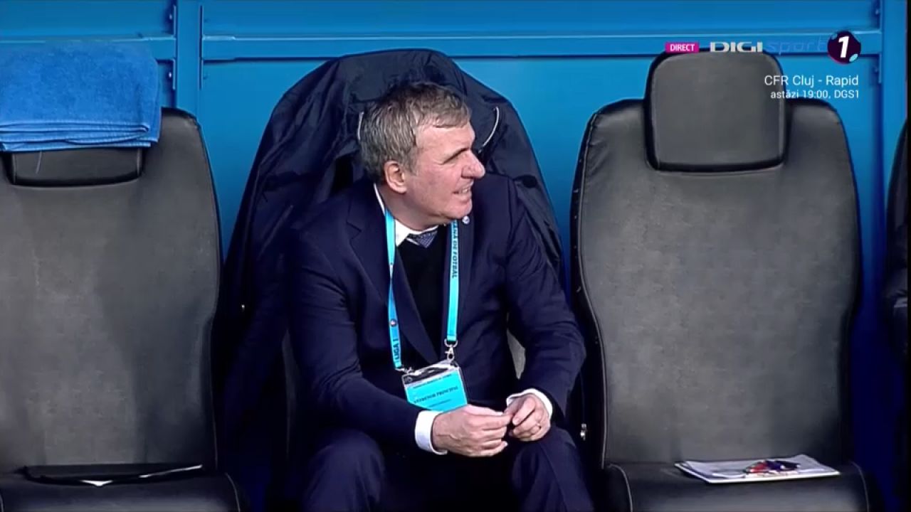Gheorghe Hagi, apariție spectaculoasă la primul meci din play-off. Motivul pentru care a apărut îmbrăcat așa_1