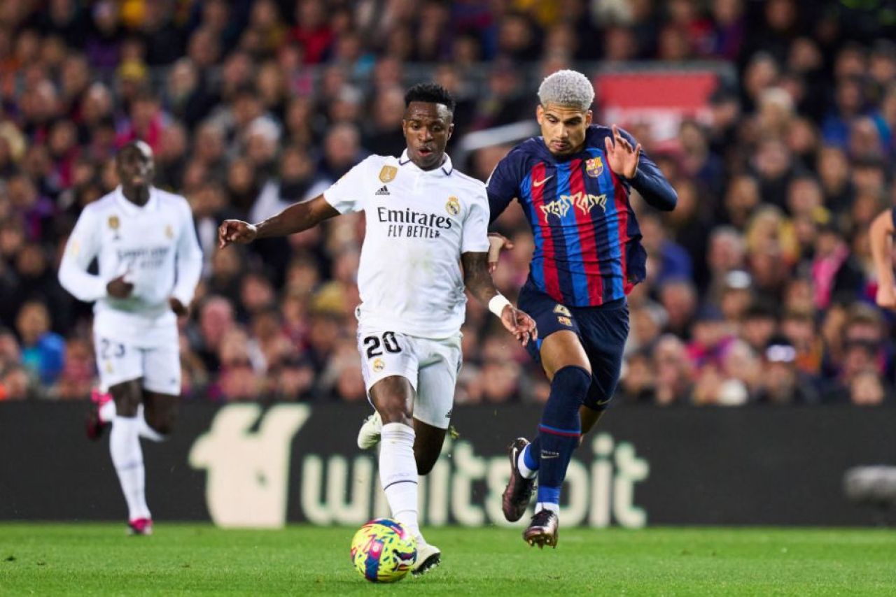 Se întâmplă și la case mai mari! Carlo Ancelotti s-a plâns de VAR după El Clasico: „Avem dubii că a fost ofsaid!” Replica a venit imediat: „E o chestie de știință!” _8