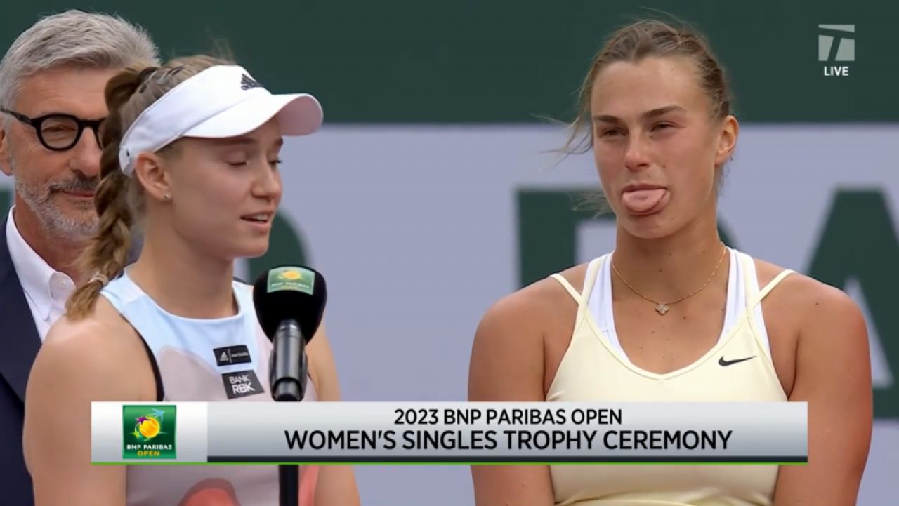 WTA Indian Wells | Frustrare sau glumă?! Sabalenka a scos limba în timp ce Rybakina ținea discursul de campioană_8