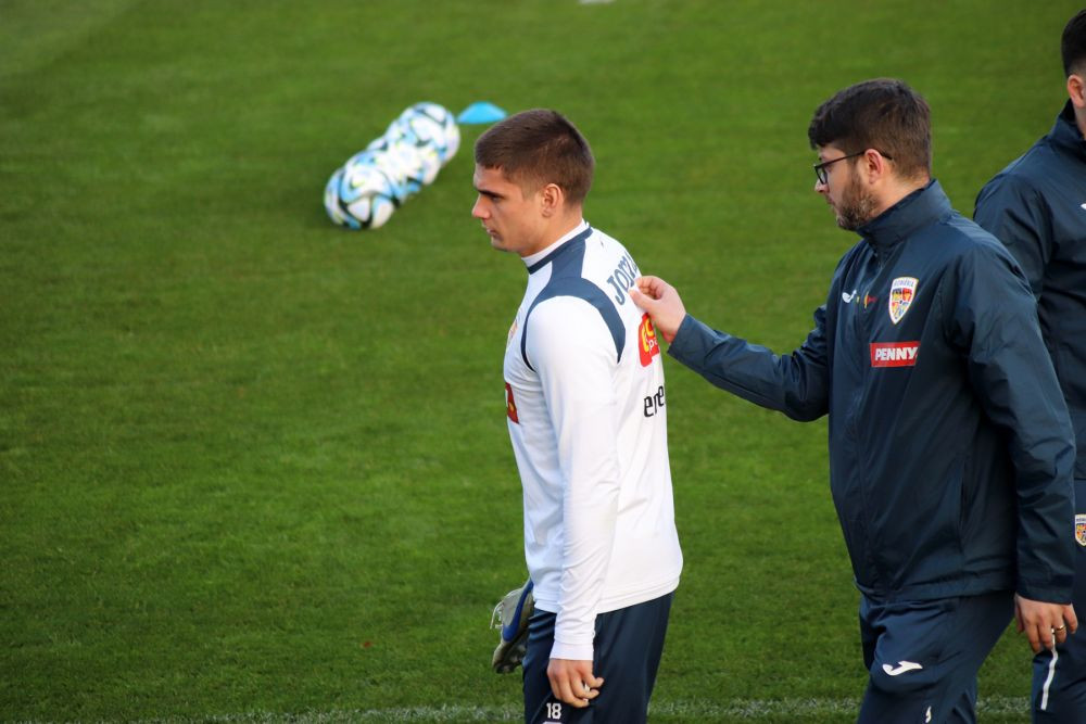 Imagini de la antrenamentul echipei naționale. Au lipsit 11 jucători, printre care toți portarii_11