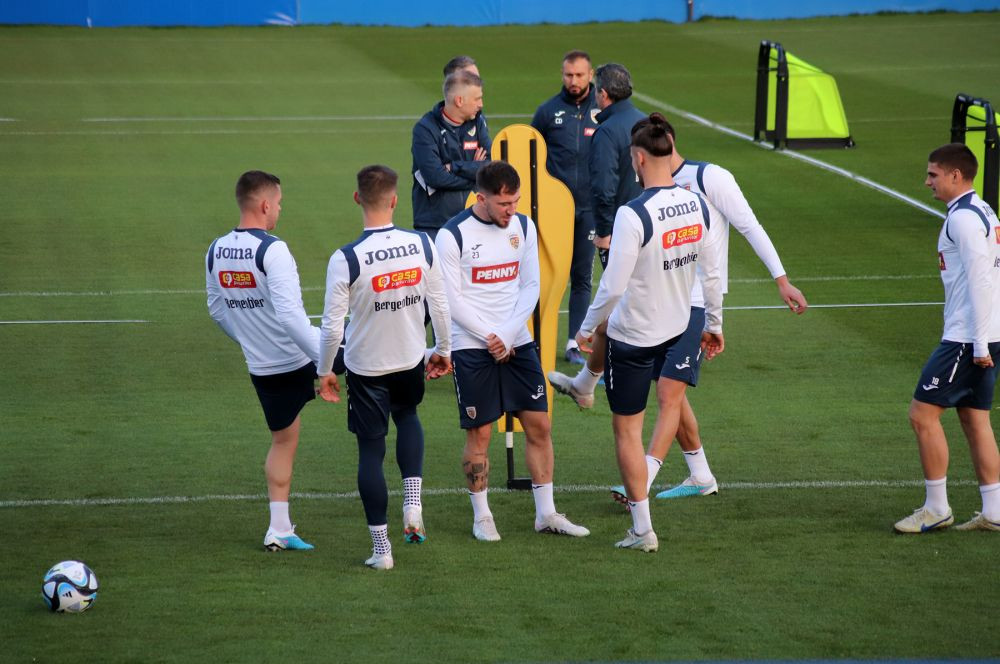 Imagini de la antrenamentul echipei naționale. Au lipsit 11 jucători, printre care toți portarii_41