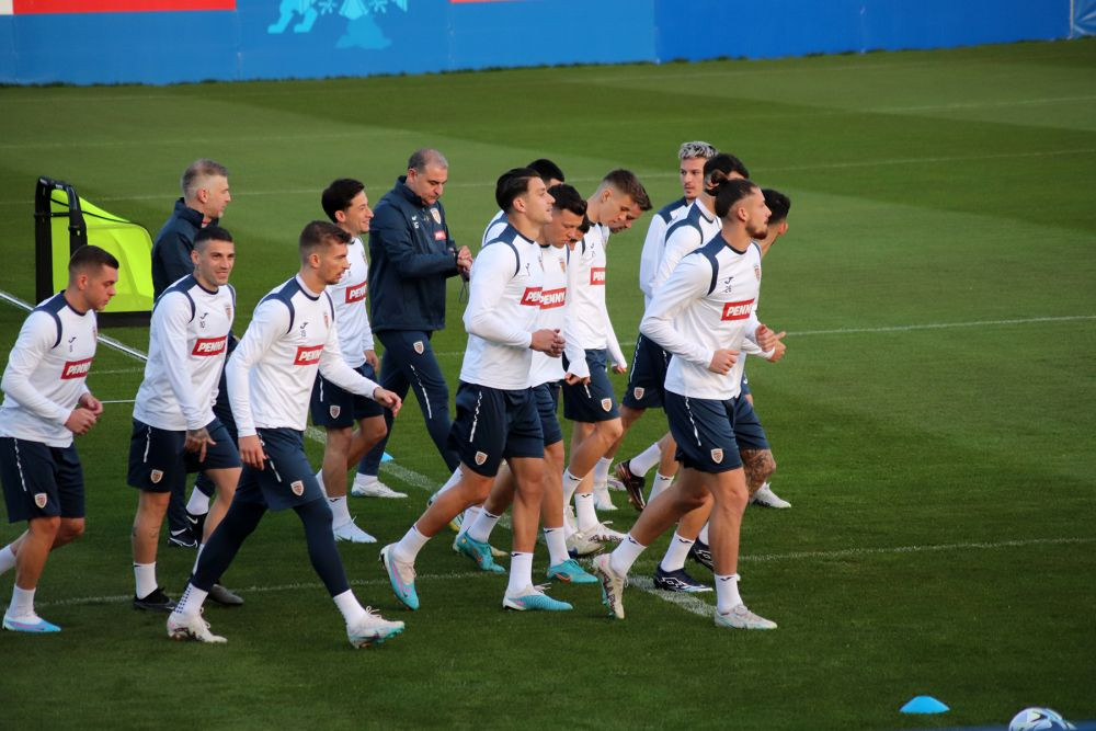 Imagini de la antrenamentul echipei naționale. Au lipsit 11 jucători, printre care toți portarii_48