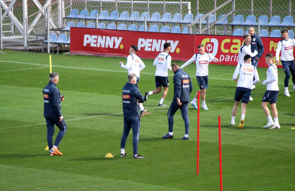 Imagini de la antrenamentul echipei naționale. Au lipsit 11 jucători, printre care toți portarii_58