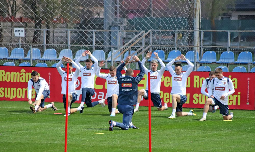 Imagini de la antrenamentul echipei naționale. Au lipsit 11 jucători, printre care toți portarii_73