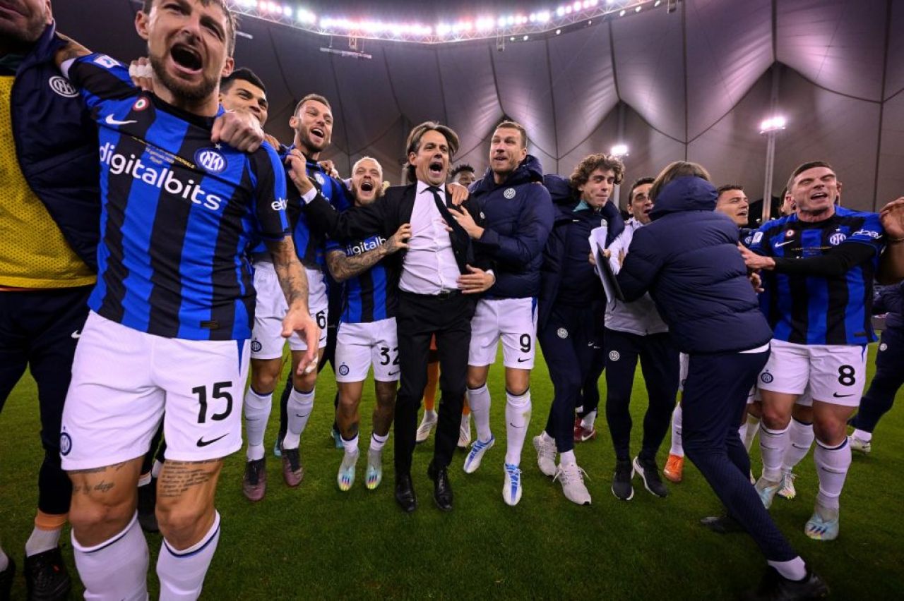 Inter Milano își poate pierde antrenorul și jumătate din lot, în vară! Pe cine vor să aducă