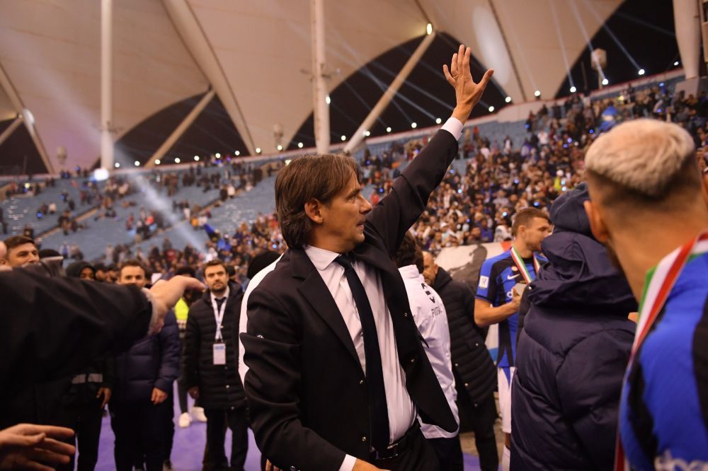 Inter Milano își poate pierde antrenorul și jumătate din lot, în vară! Pe cine vor să aducă