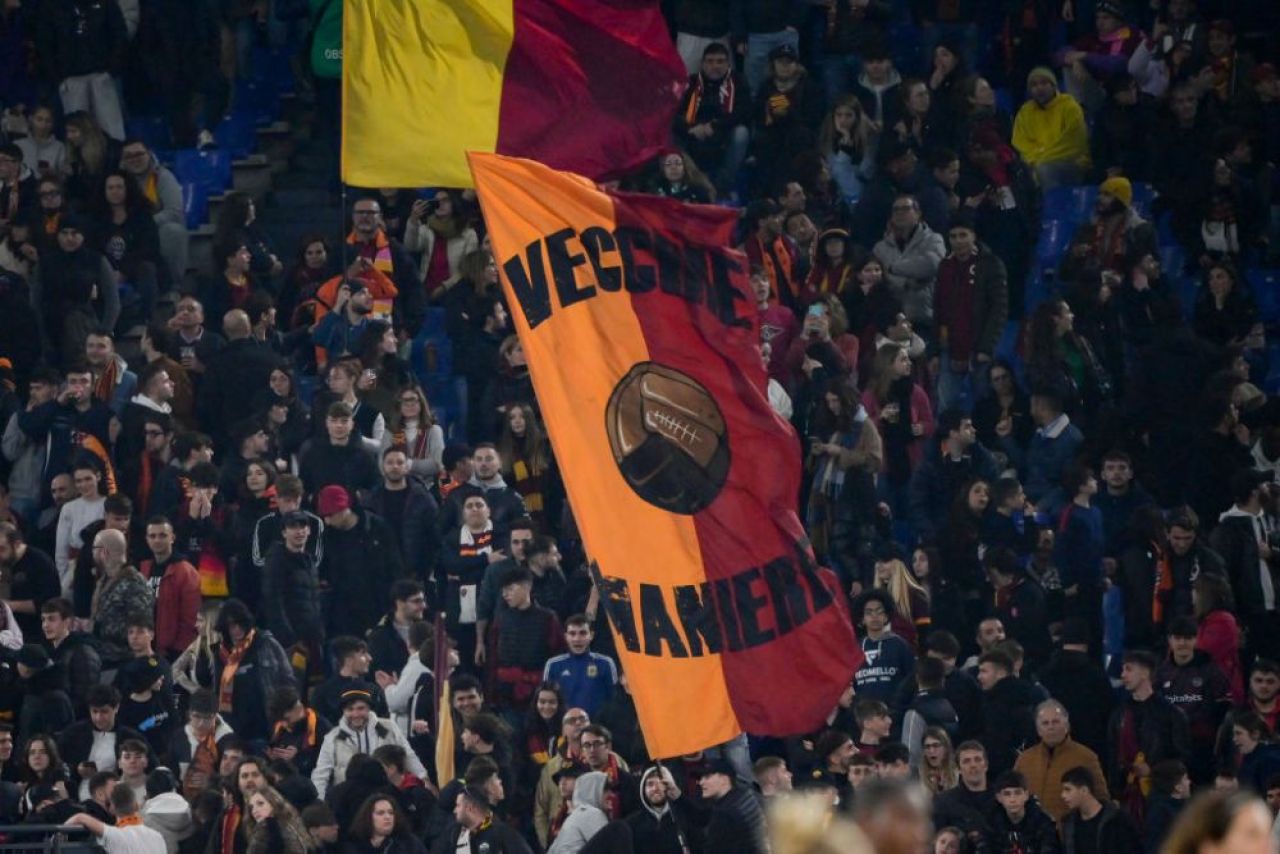 S-a scris istorie în meciul Women's Champions League arbitrat de români: AS Roma - Barcelona_7