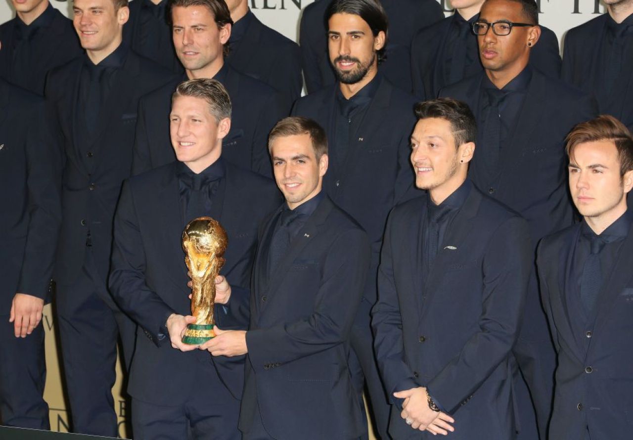 Mesut Ozil și-a anunțat retragerea din fotbal! Campionul mondial cu Germania a jucat un deceniu la Real Madrid și Arsenal_3