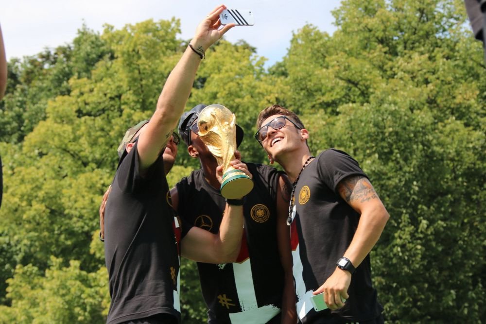 Mesut Ozil și-a anunțat retragerea din fotbal! Campionul mondial cu Germania a jucat un deceniu la Real Madrid și Arsenal_5