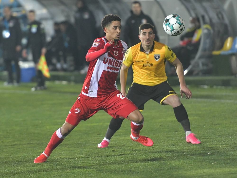 Naționala de fotbal în care peste jumătate din echipă are același nume de familie! Un fost jucător de la Dinamo, prezent și el_11
