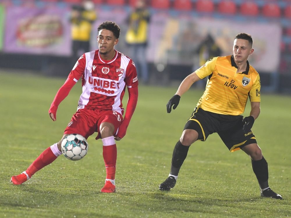 Naționala de fotbal în care peste jumătate din echipă are același nume de familie! Un fost jucător de la Dinamo, prezent și el_13