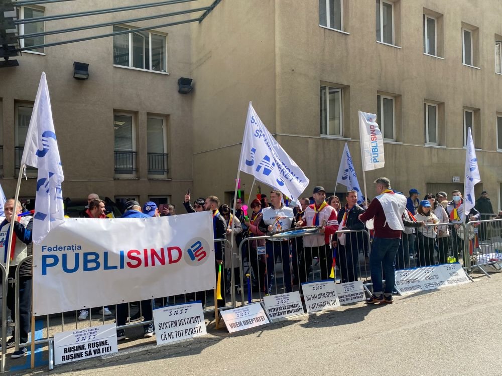 A fost scandal în fața MTS! 