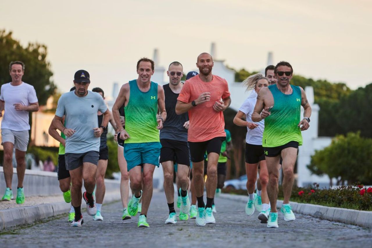 Stephen Scullion, maratonistul olimpic cu minte sclipitoare și pantofi verzi Under Armour Flow Velociti Elite.