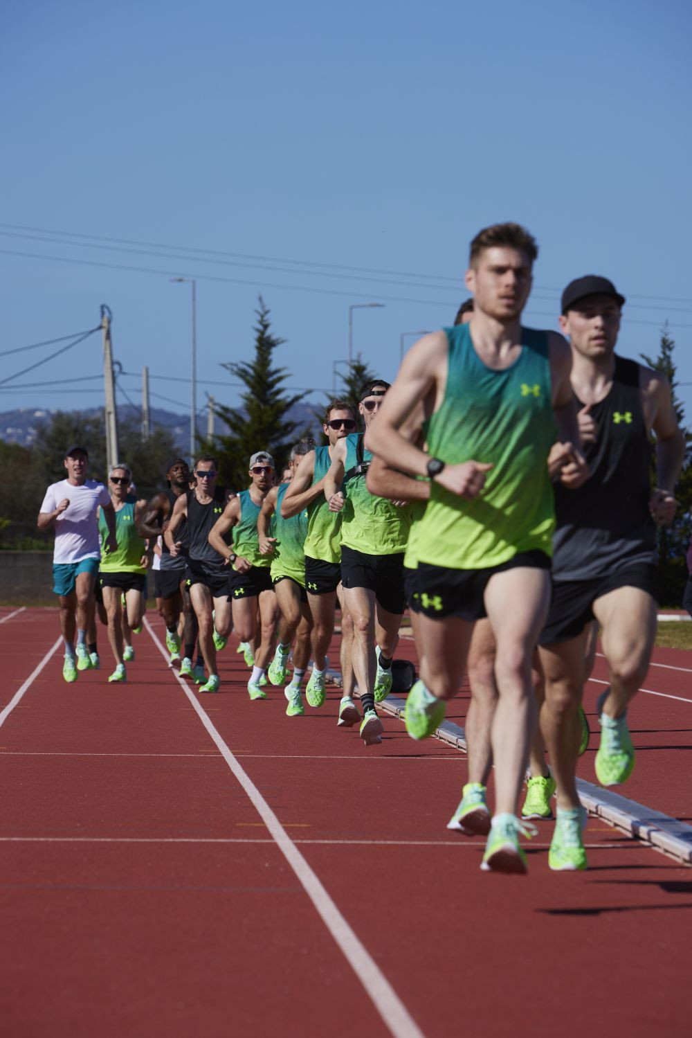 Stephen Scullion, maratonistul olimpic cu minte sclipitoare și pantofi verzi Under Armour Flow Velociti Elite. 