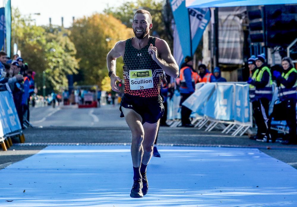 Stephen Scullion, maratonistul olimpic cu minte sclipitoare și pantofi verzi Under Armour Flow Velociti Elite.