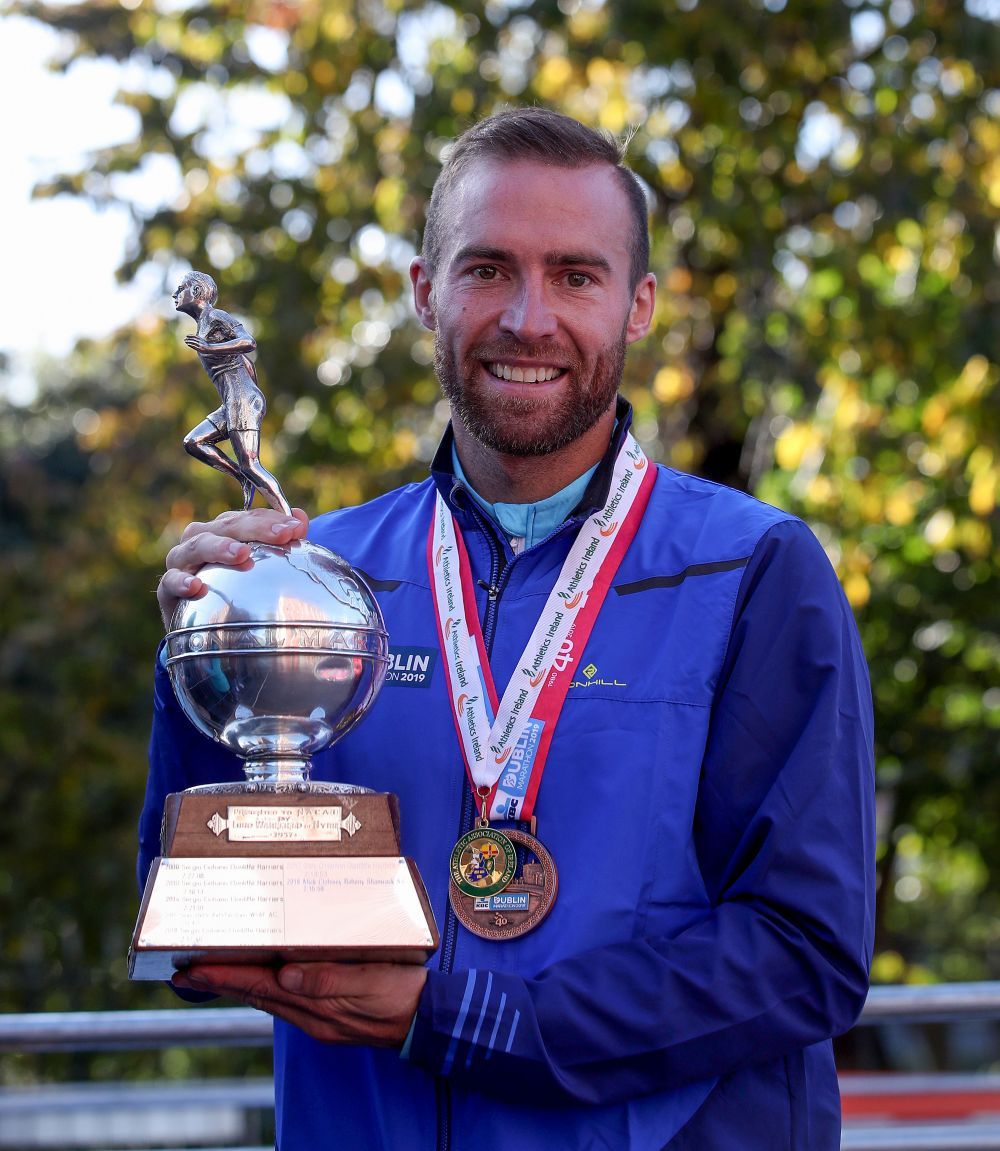 Stephen Scullion, maratonistul olimpic cu minte sclipitoare și pantofi verzi Under Armour Flow Velociti Elite.