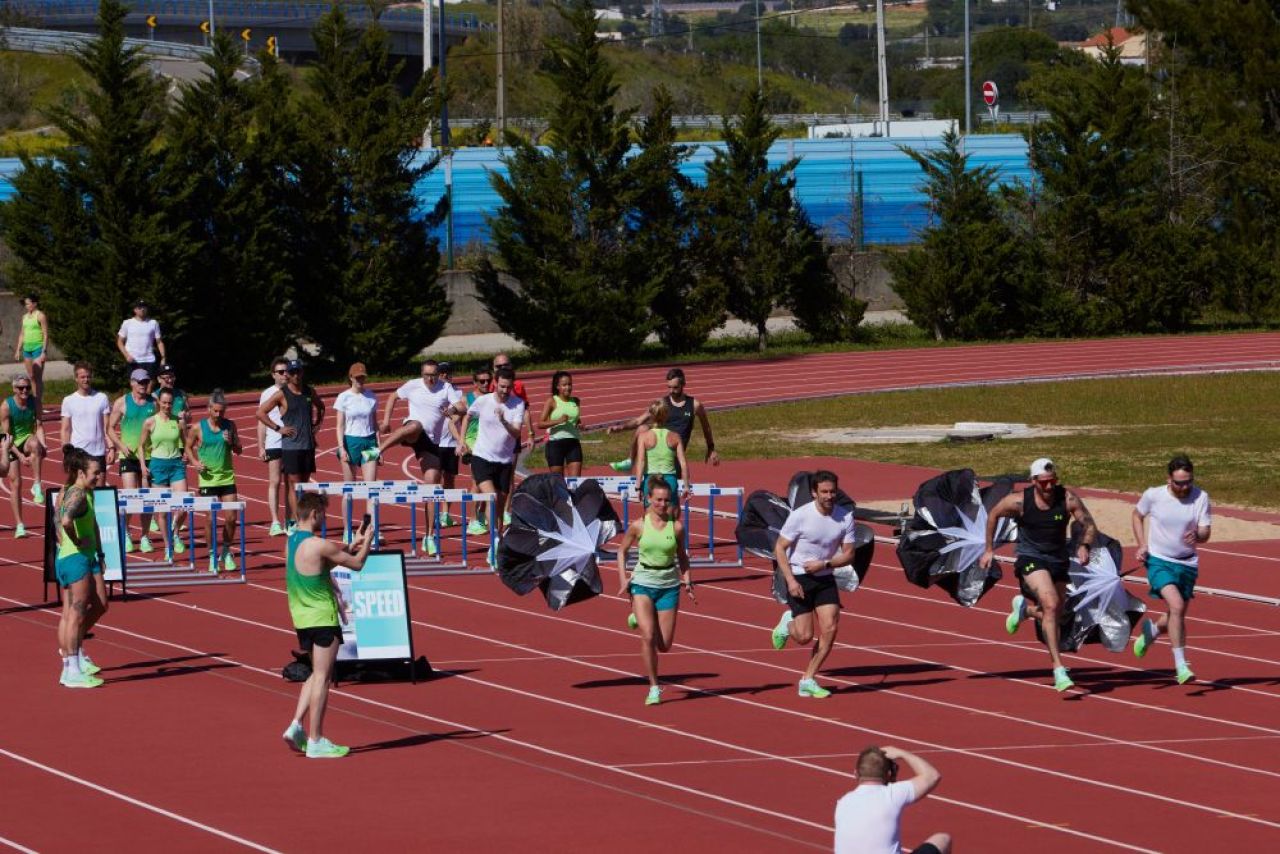 Stephen Scullion, maratonistul olimpic cu minte sclipitoare și pantofi verzi Under Armour Flow Velociti Elite.
