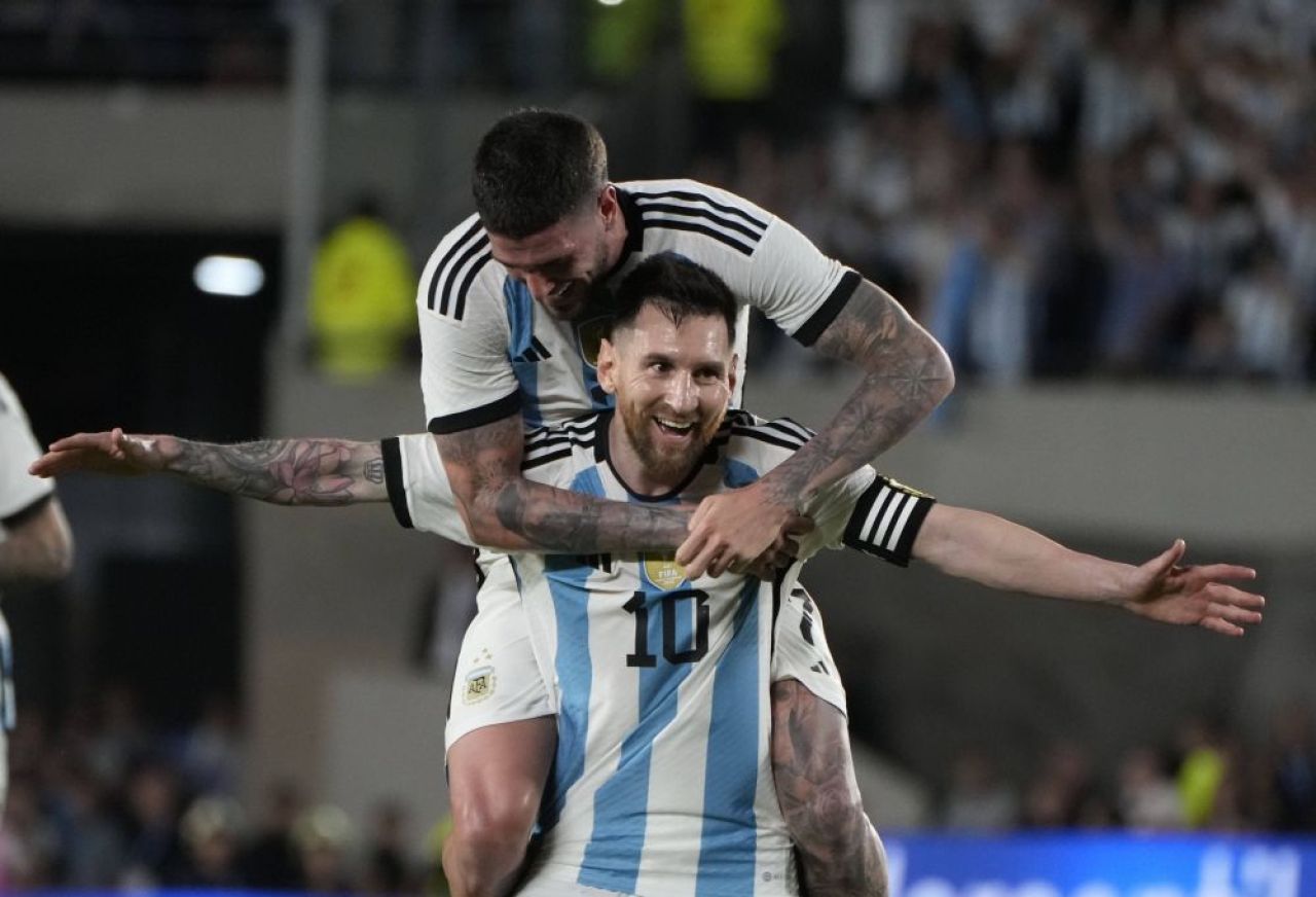 Spectacol pe El Monumental! A fost show la primul meci al Argentinei după Mondial, Messi a înscris al 800-lea gol din carieră_8