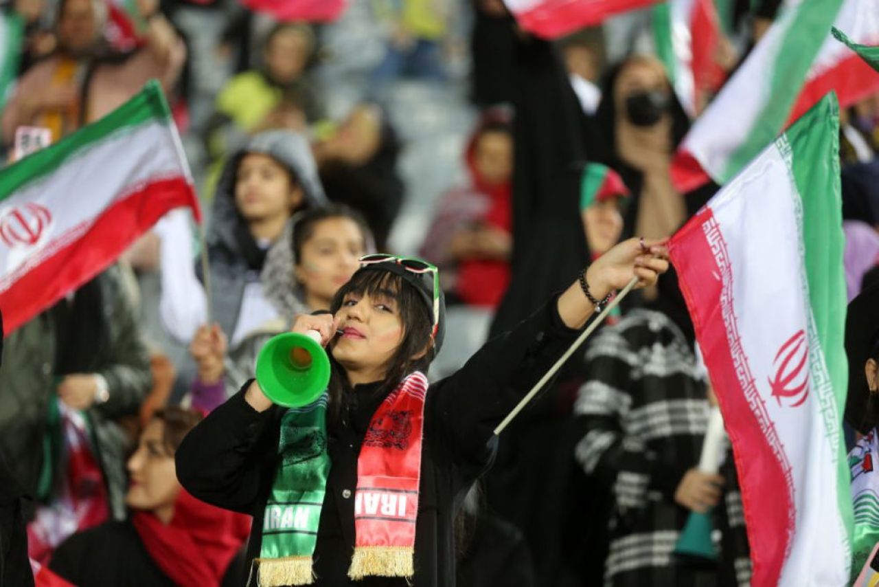 Femeile din Iran au avut voie pe stadion după mai bine de un an de zile. Imagini impresionante de pe arena din Teheran _4
