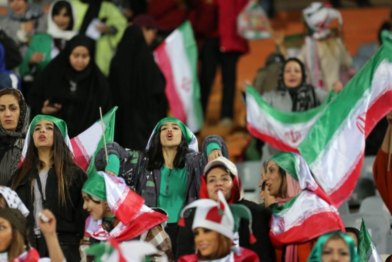 Femeile din Iran au avut voie pe stadion după mai bine de un an de zile. Imagini impresionante de pe arena din Teheran _6