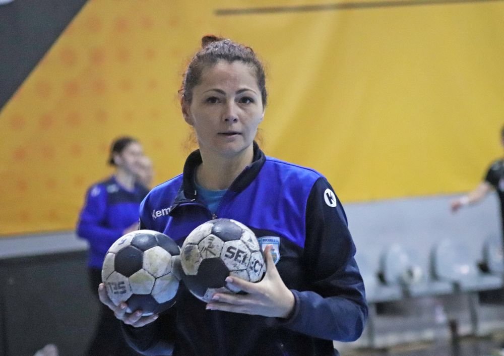 Una dintre marile portărițe de handbal ale României a fost cooptată în cadrul CSM București!_10